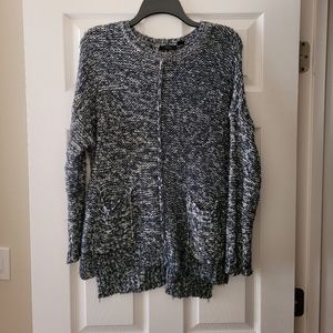 SUPER Cozy Sweater with Pockets! Size L
